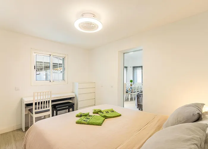 Villa Costa Adeje 阿德耶